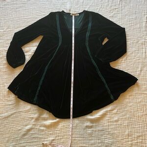 Emerald crushed velvet long sleeve mini dress